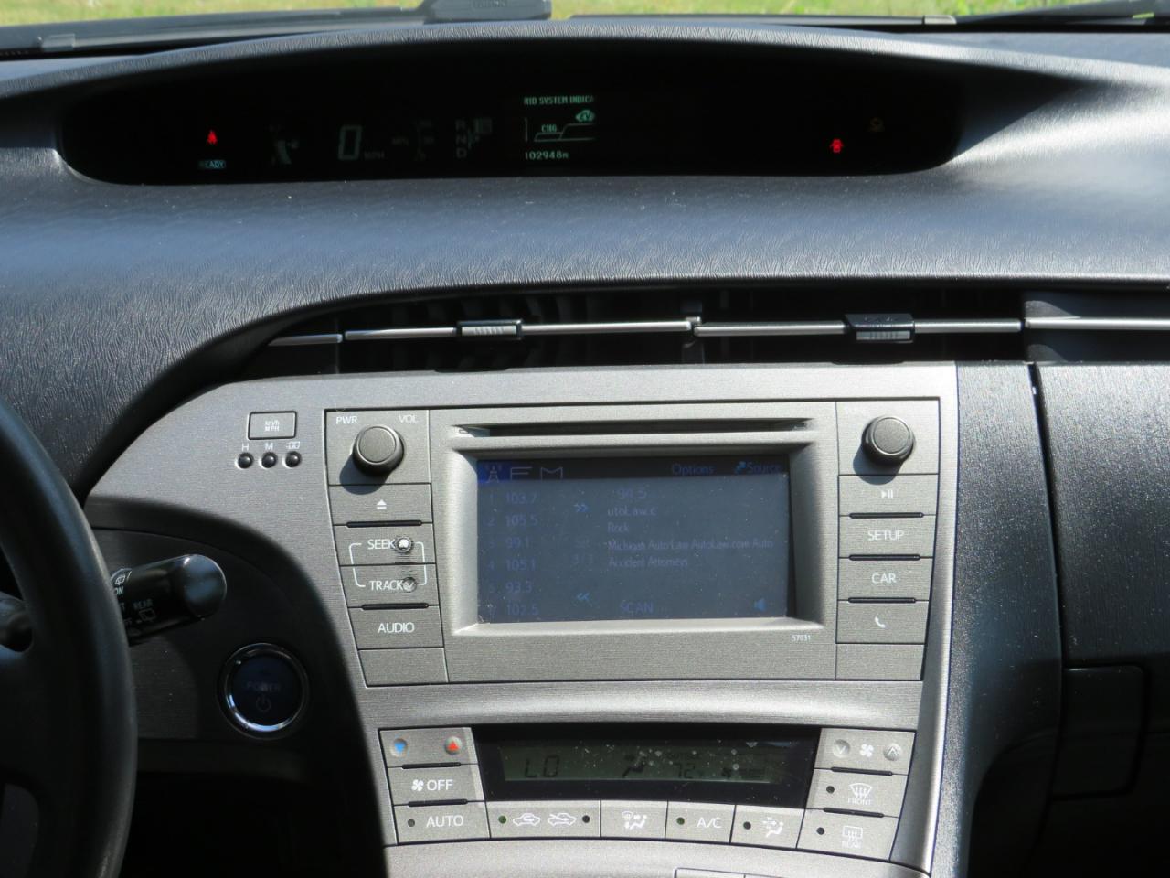 Toyota Prius Two 2015