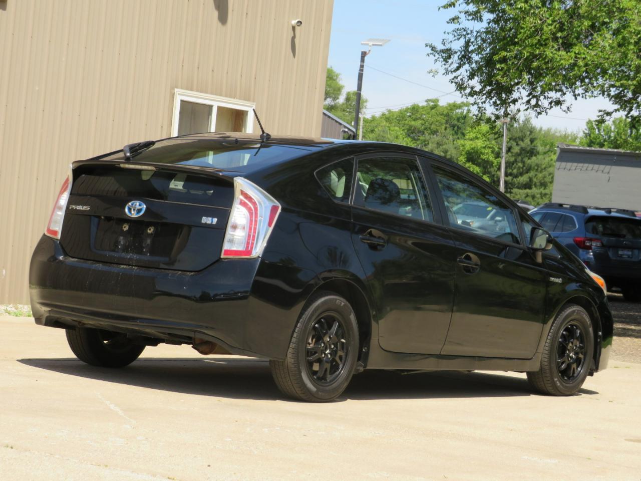 Toyota Prius Two 2015