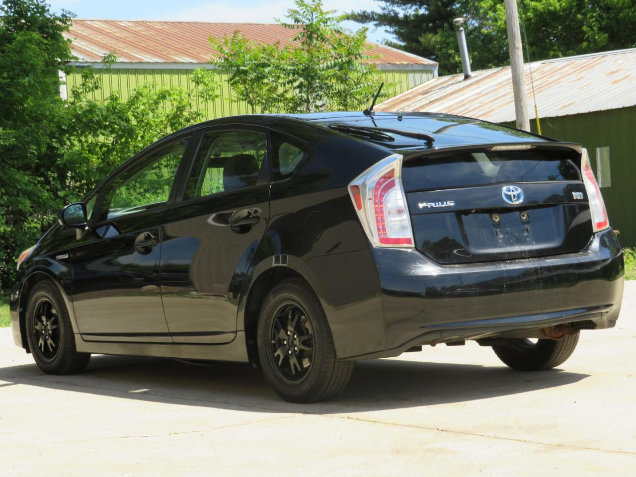 Toyota Prius Two 2015