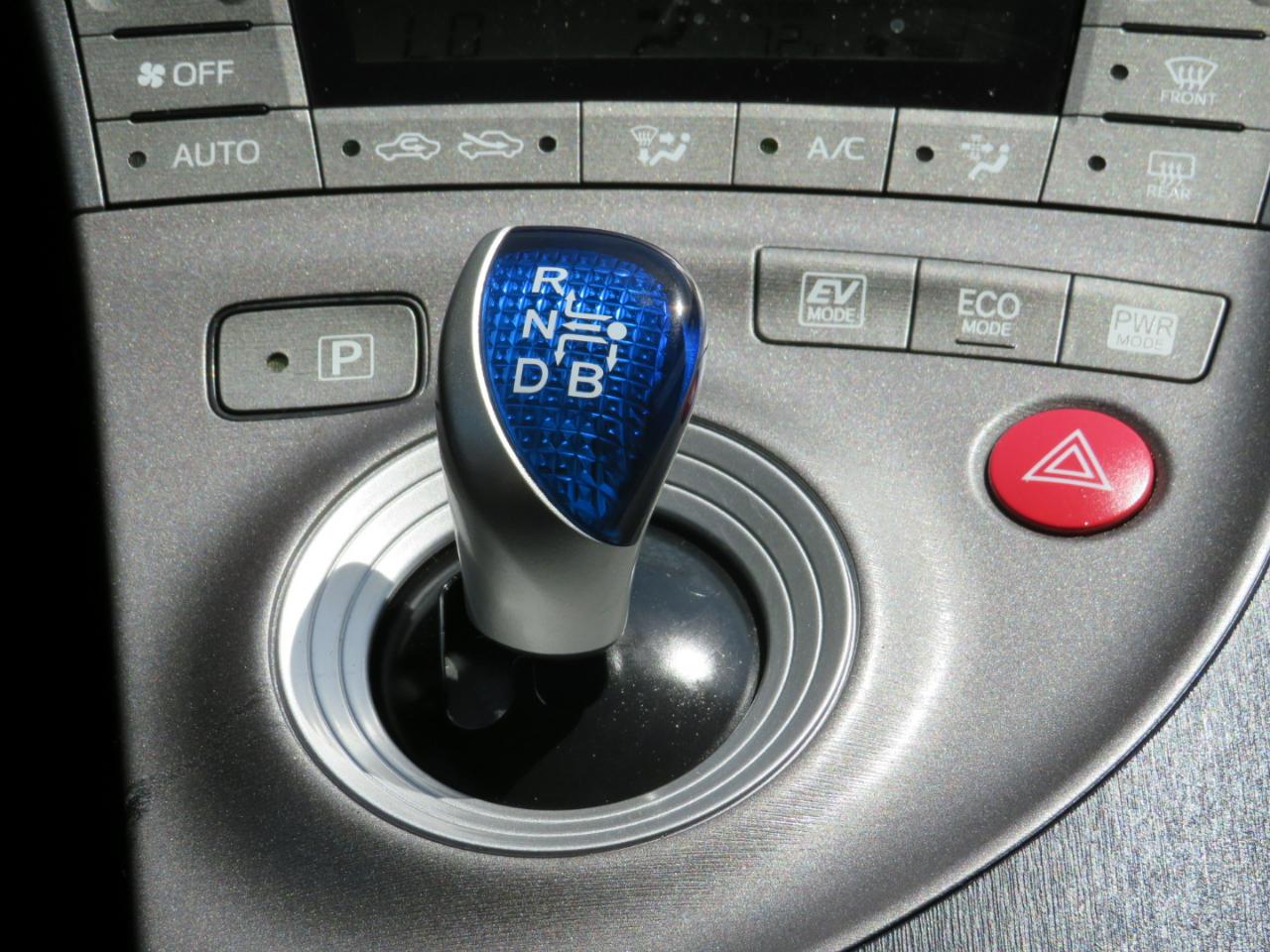 Toyota Prius Two 2015