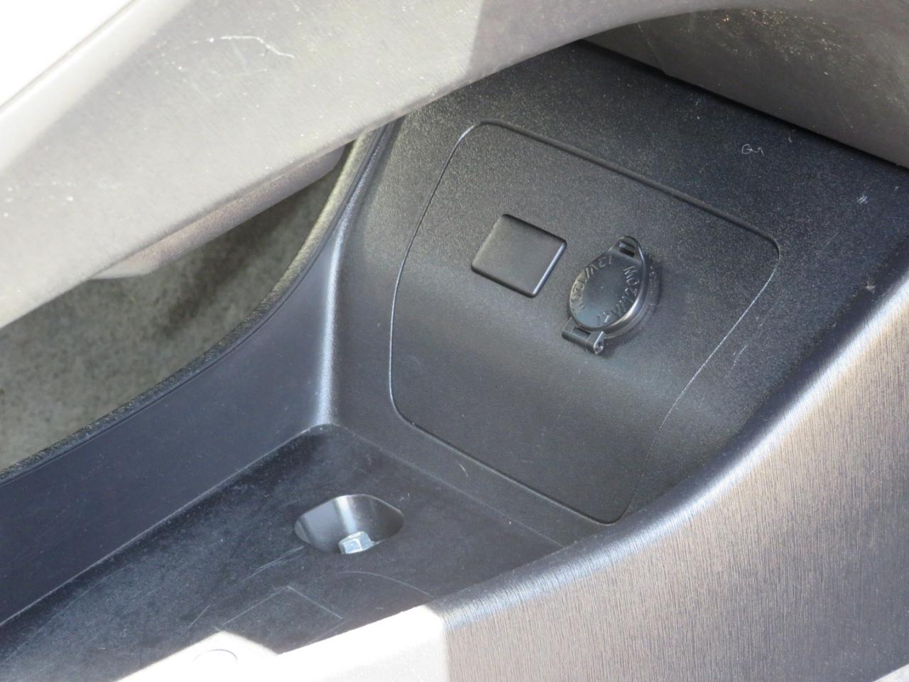 Toyota Prius Two 2015
