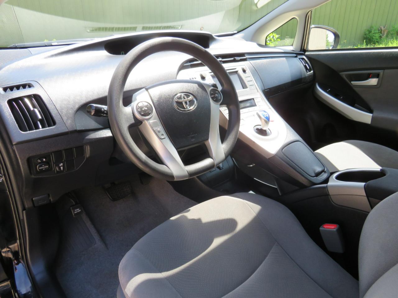 Toyota Prius Two 2015