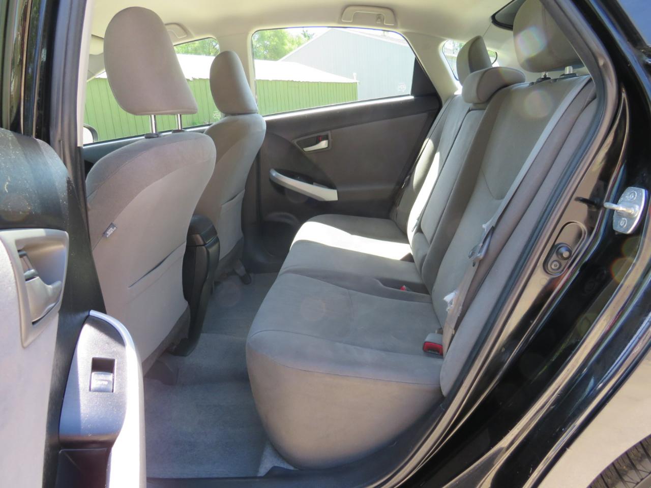 Toyota Prius Two 2015