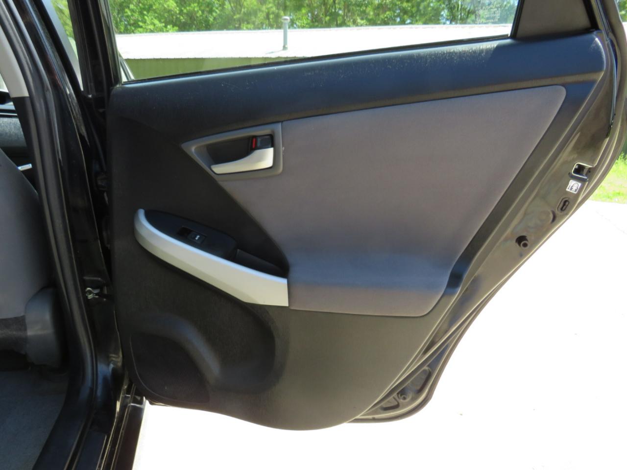 Toyota Prius Two 2015