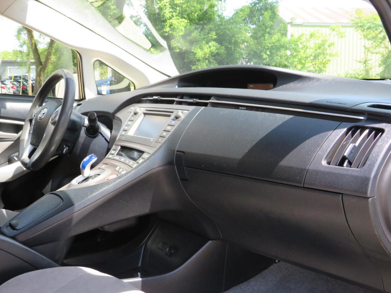 Toyota Prius Two 2015