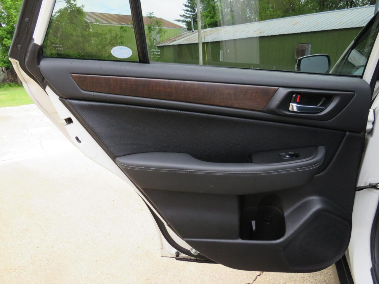 Subaru Outback 2.5i Limited 2015
