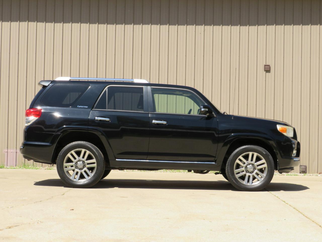 Toyota 4Runner Limited V6 4WD 2013