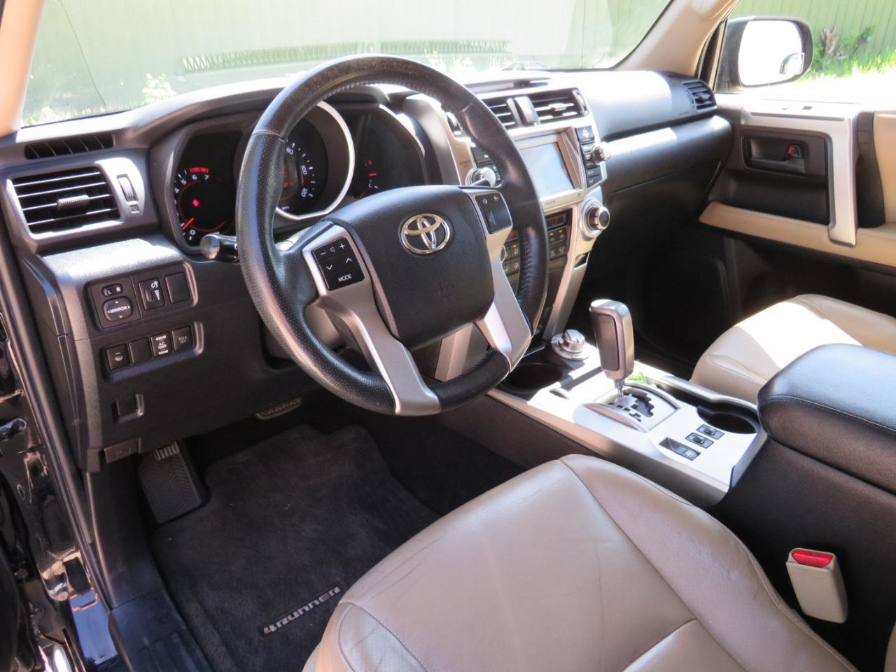 Toyota 4Runner Limited V6 4WD 2013