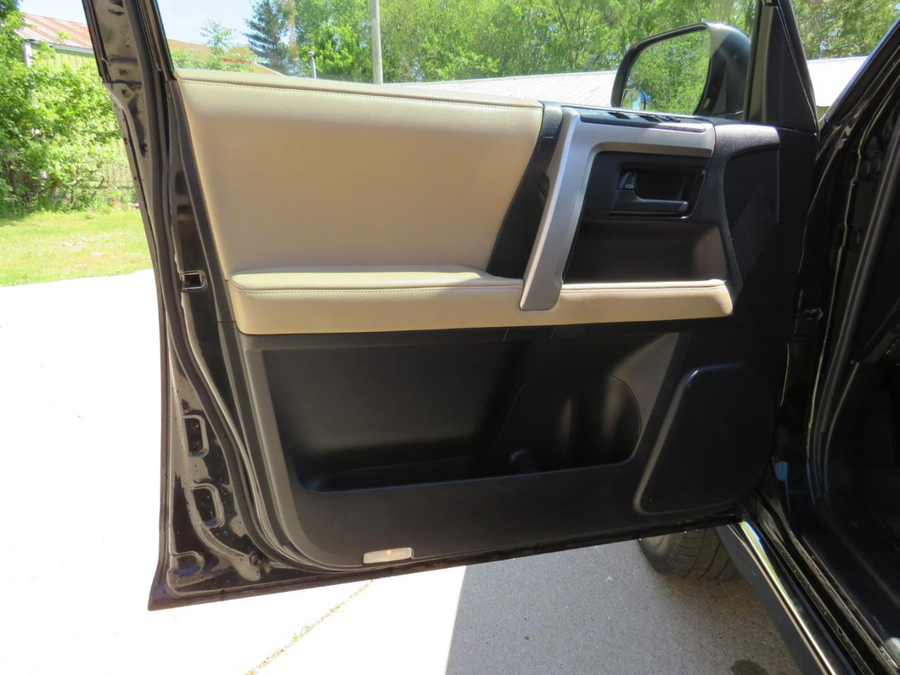 Toyota 4Runner Limited V6 4WD 2013
