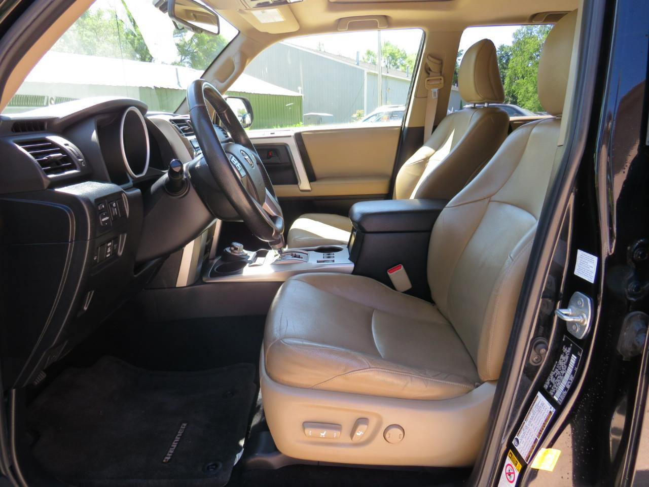 Toyota 4Runner Limited V6 4WD 2013