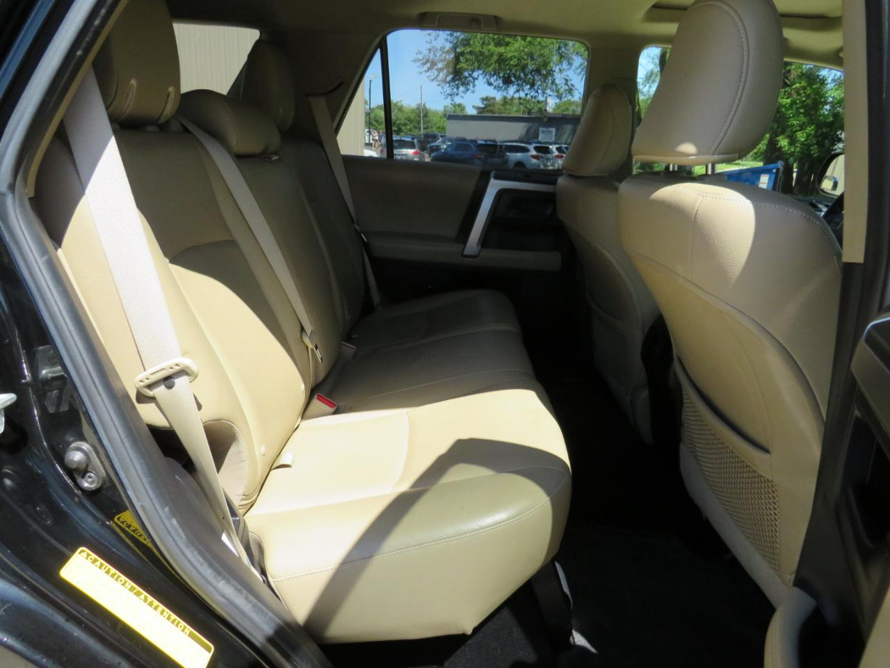 Toyota 4Runner Limited V6 4WD 2013
