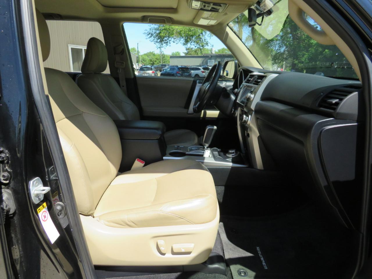Toyota 4Runner Limited V6 4WD 2013