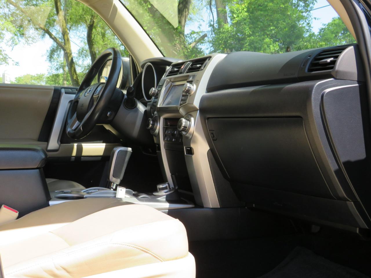 Toyota 4Runner Limited V6 4WD 2013