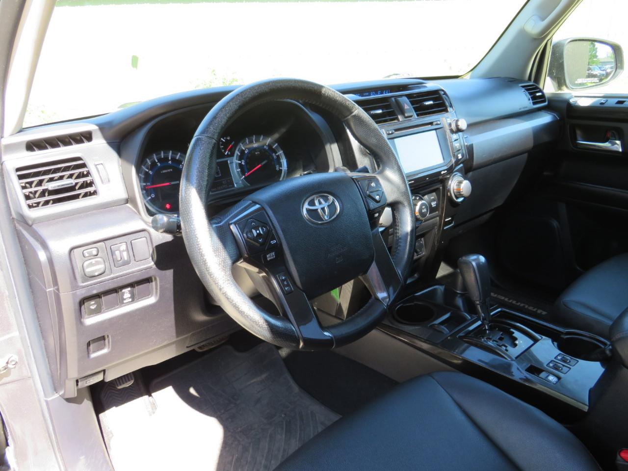 Toyota 4Runner SR5 4WD 2014