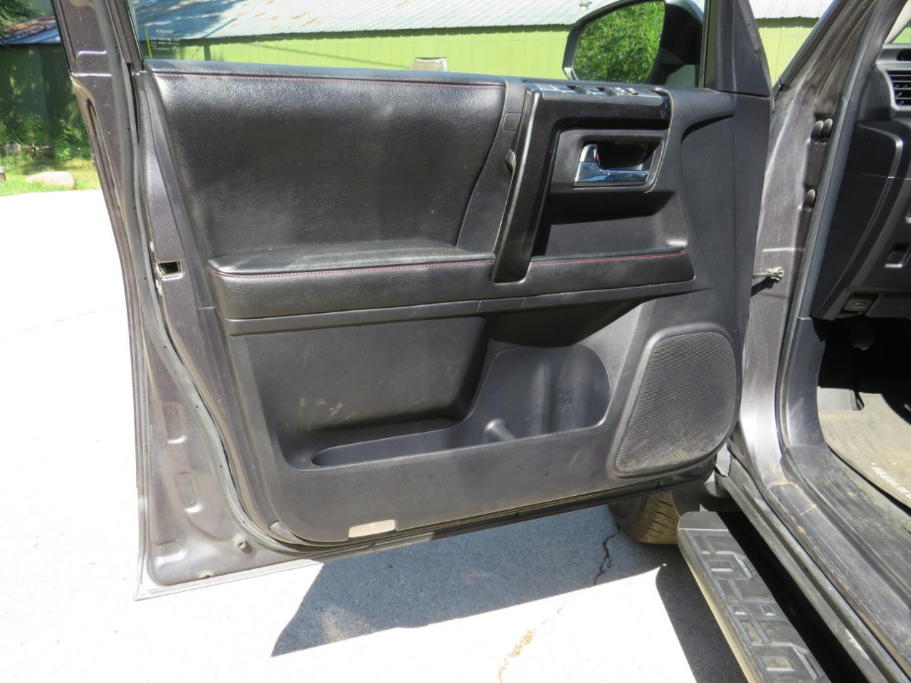 Toyota 4Runner SR5 4WD 2014