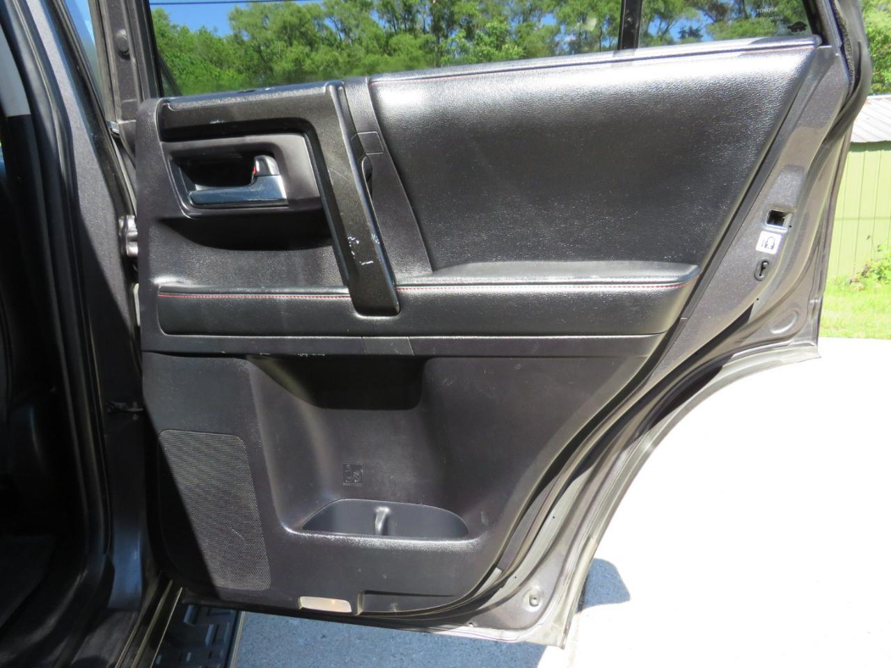 Toyota 4Runner SR5 4WD 2014