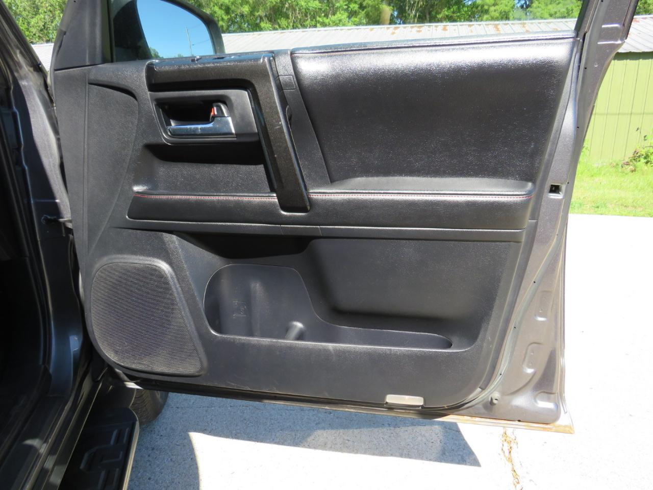 Toyota 4Runner SR5 4WD 2014