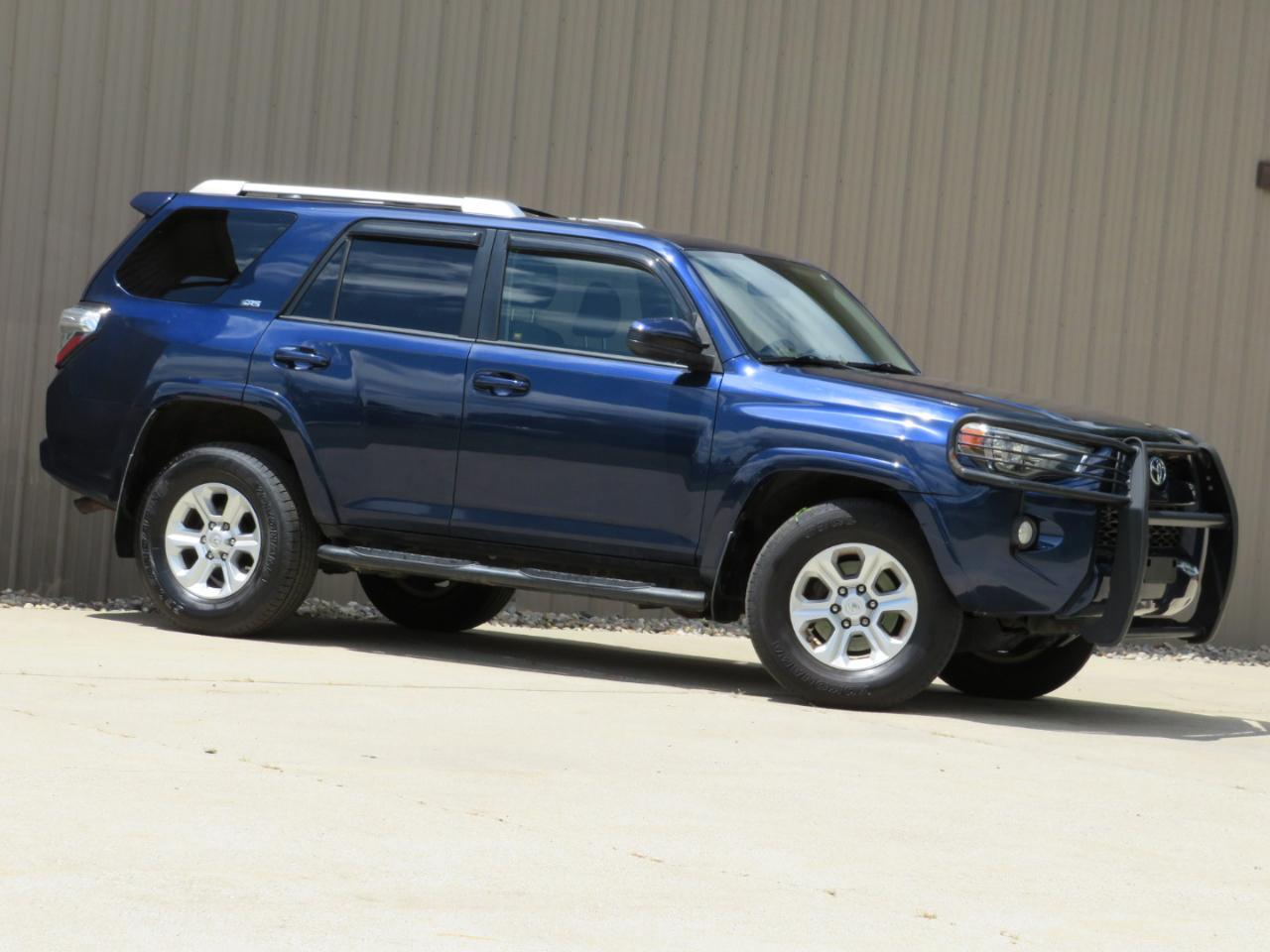 Toyota 4Runner SR5 4WD 2016