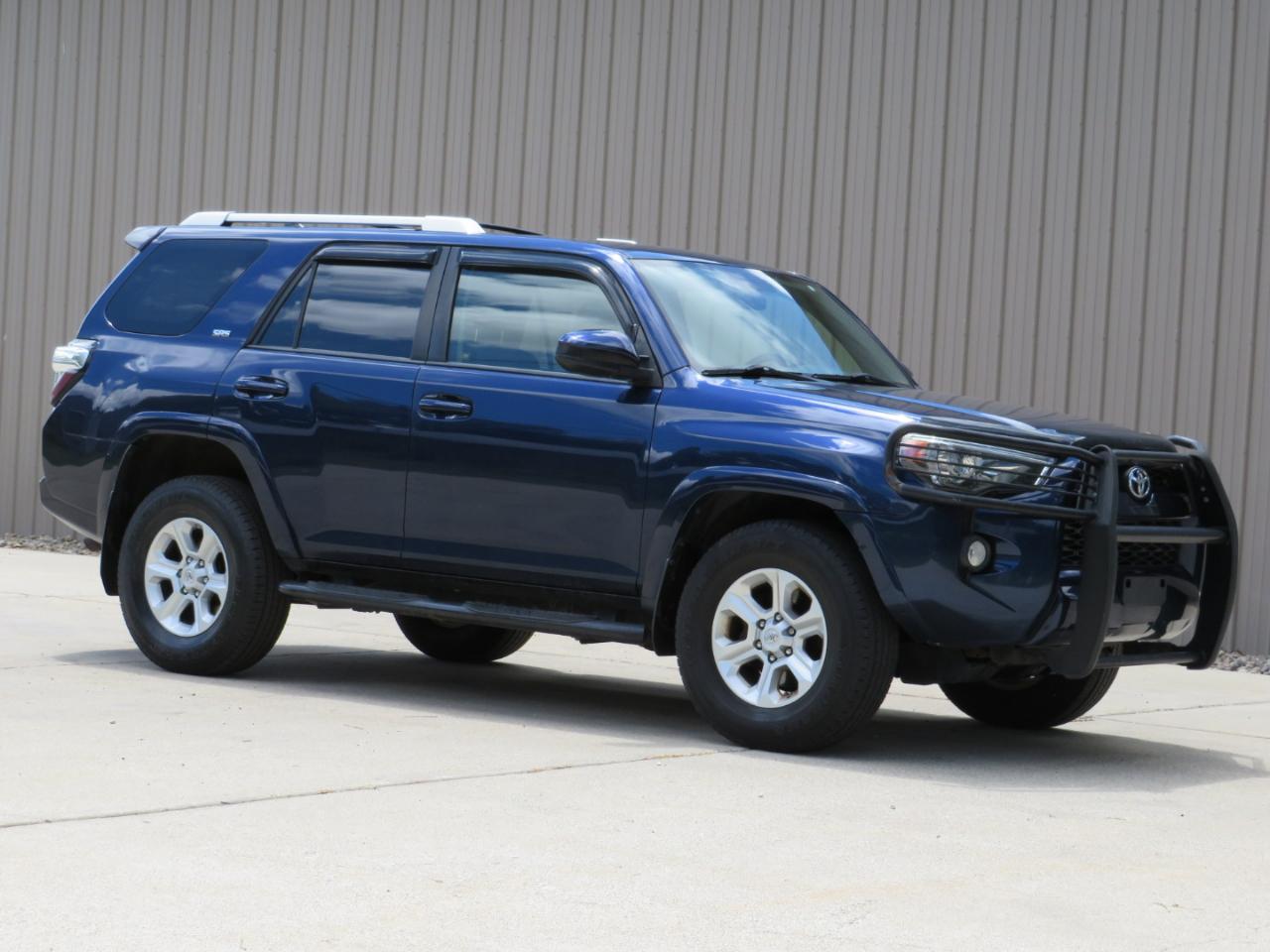 Toyota 4Runner SR5 4WD 2016