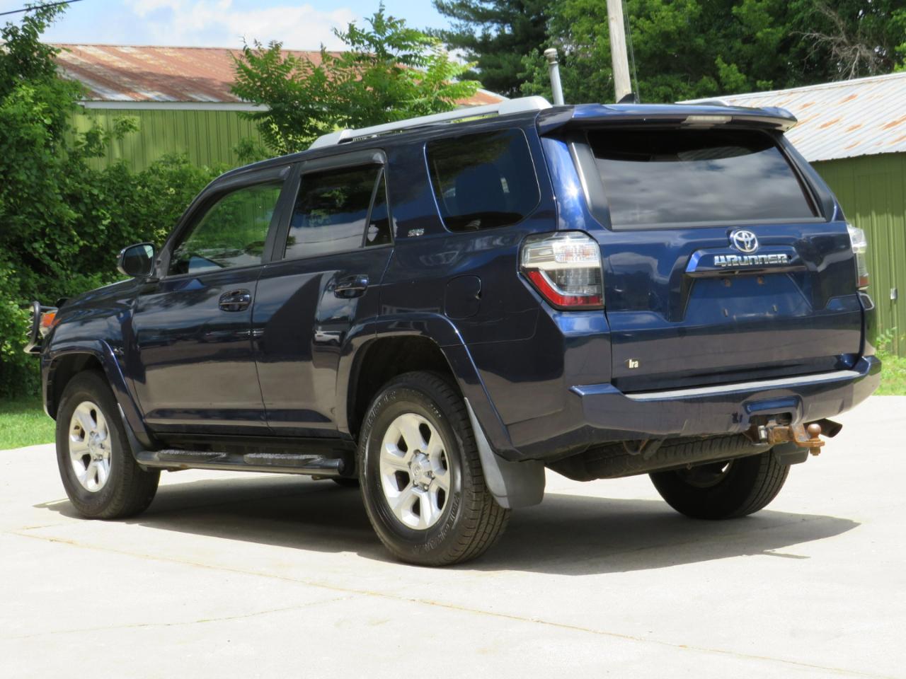 Toyota 4Runner SR5 4WD 2016