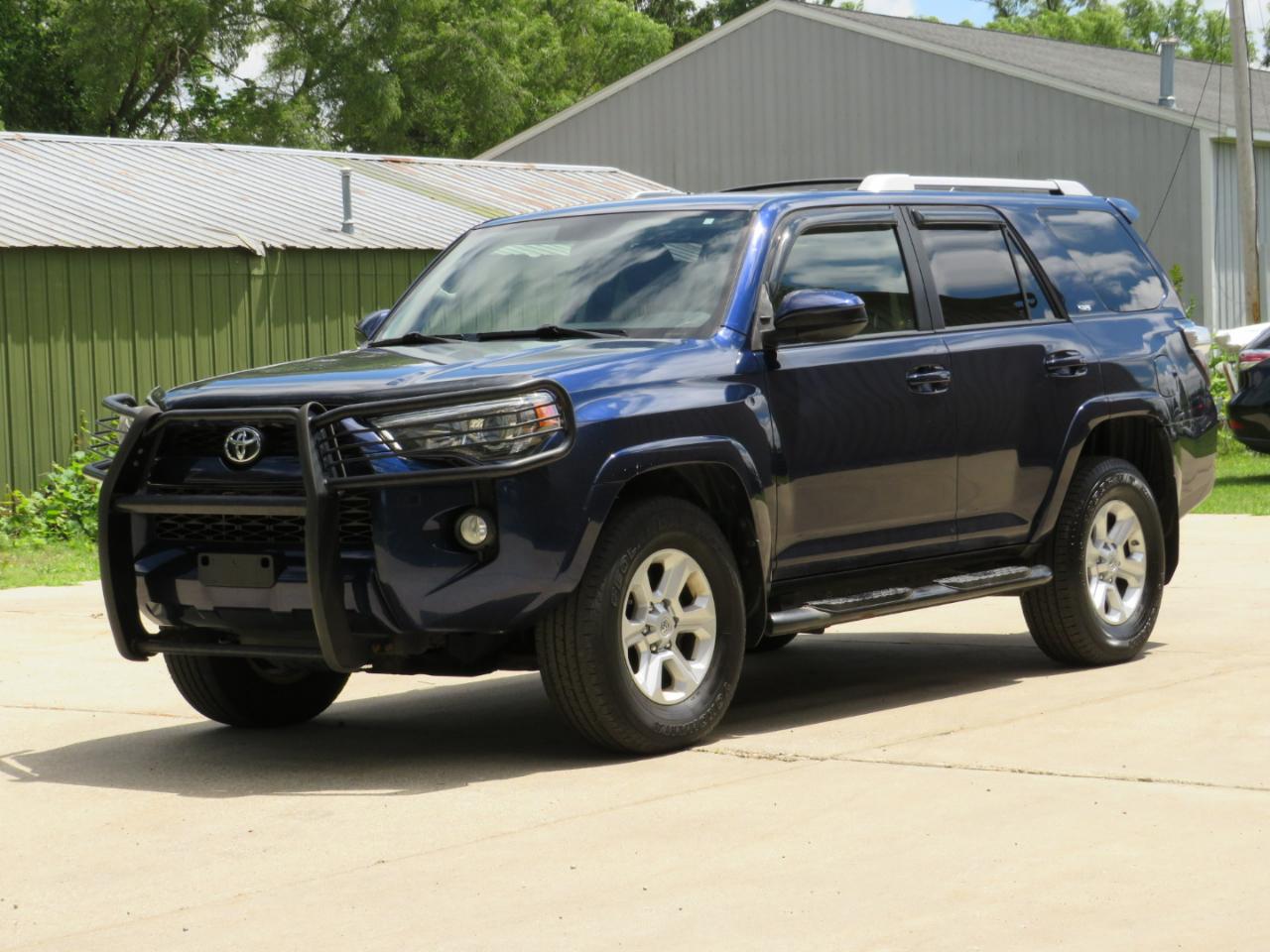 Toyota 4Runner SR5 4WD 2016