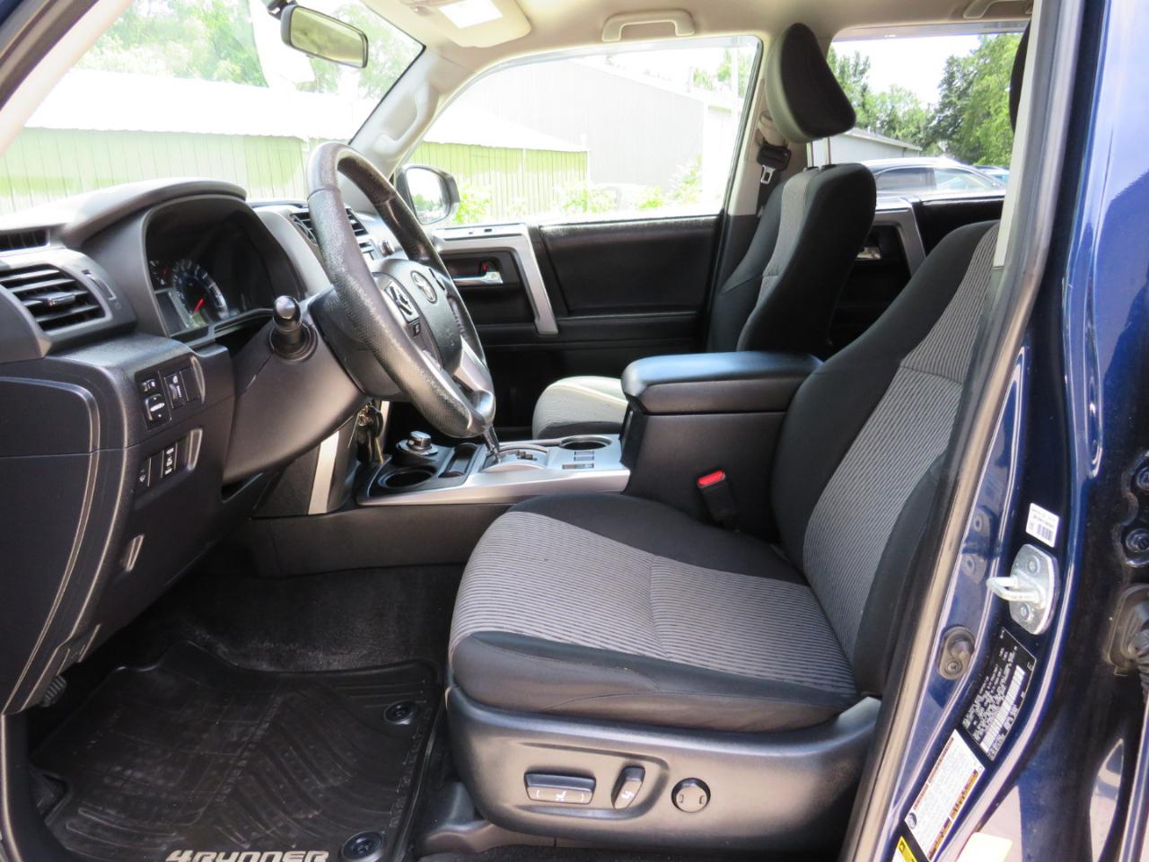 Toyota 4Runner SR5 4WD 2016