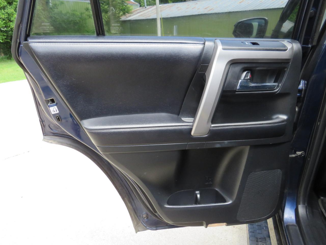 Toyota 4Runner SR5 4WD 2016