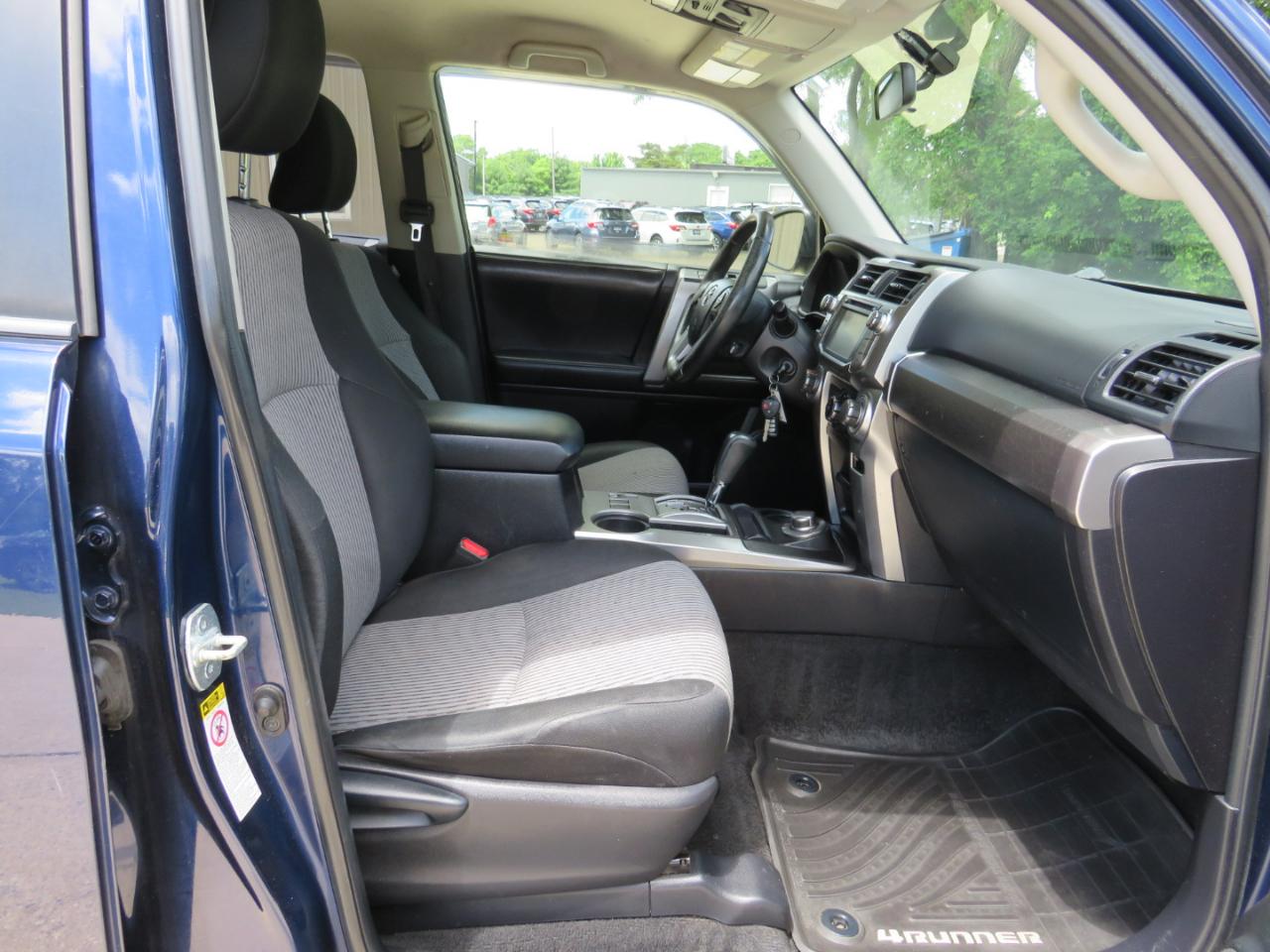 Toyota 4Runner SR5 4WD 2016