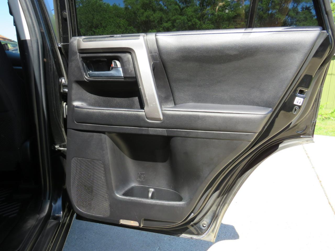 Toyota 4Runner SR5 4WD 2021