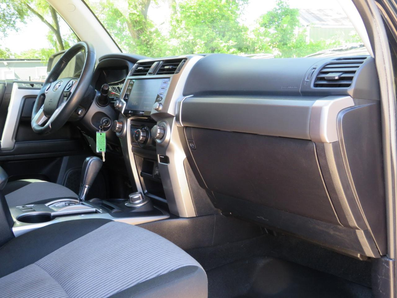 Toyota 4Runner SR5 4WD 2021