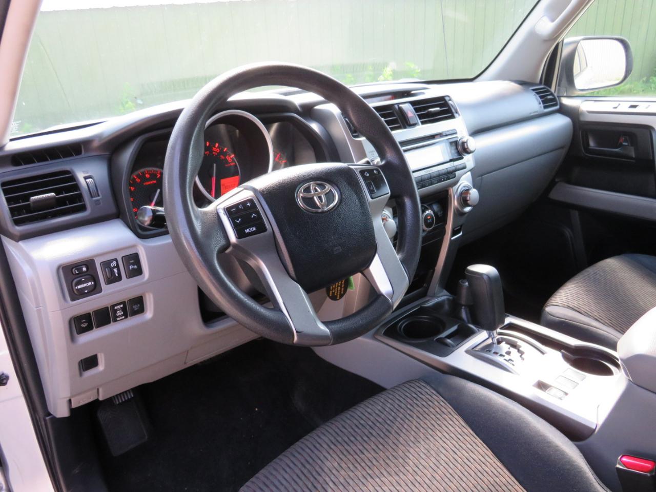 Toyota 4Runner SR5 4WD 2012