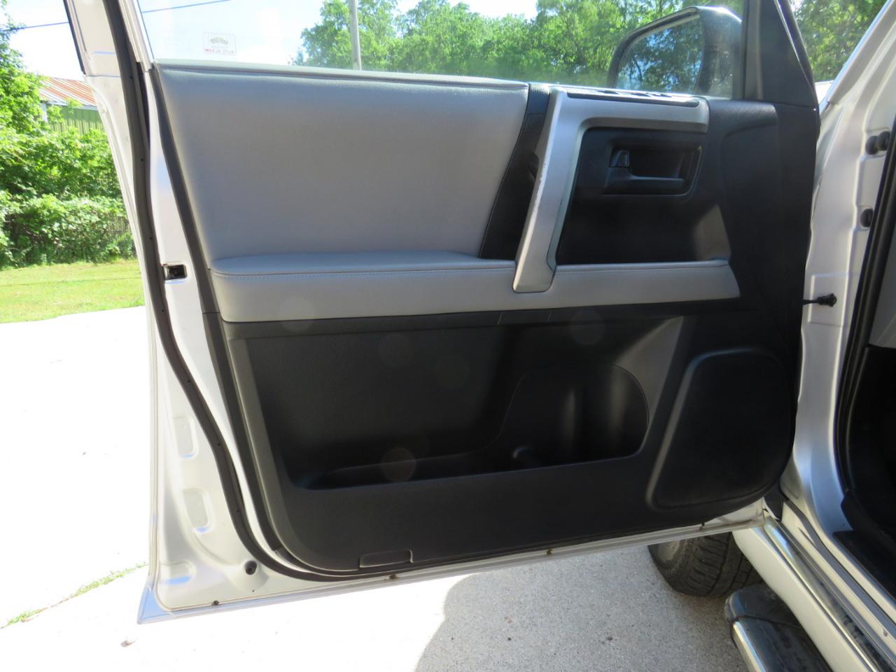 Toyota 4Runner SR5 4WD 2012