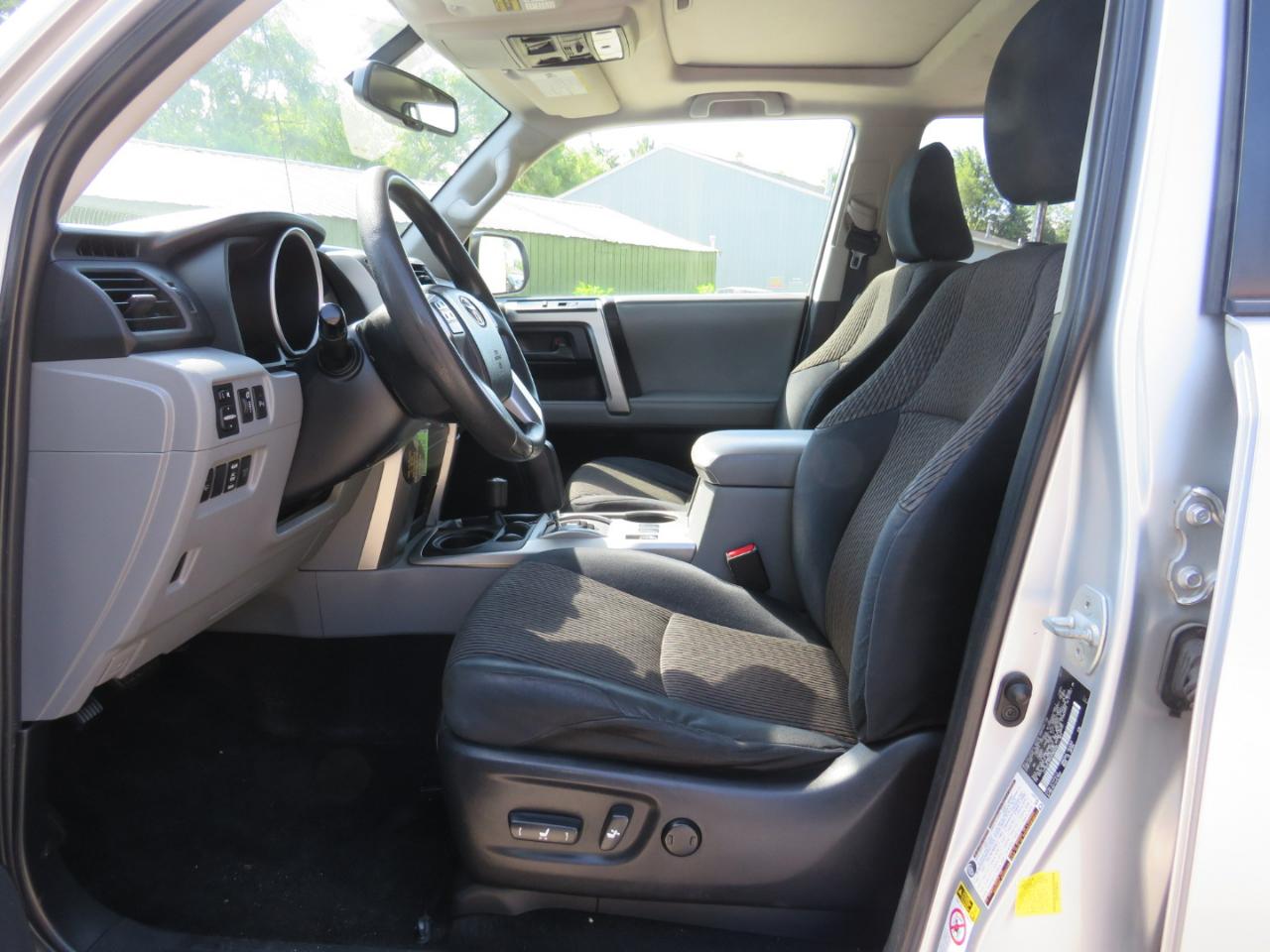 Toyota 4Runner SR5 4WD 2012