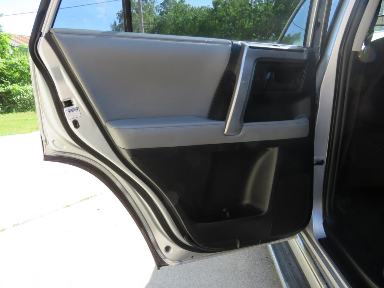 Toyota 4Runner SR5 4WD 2012