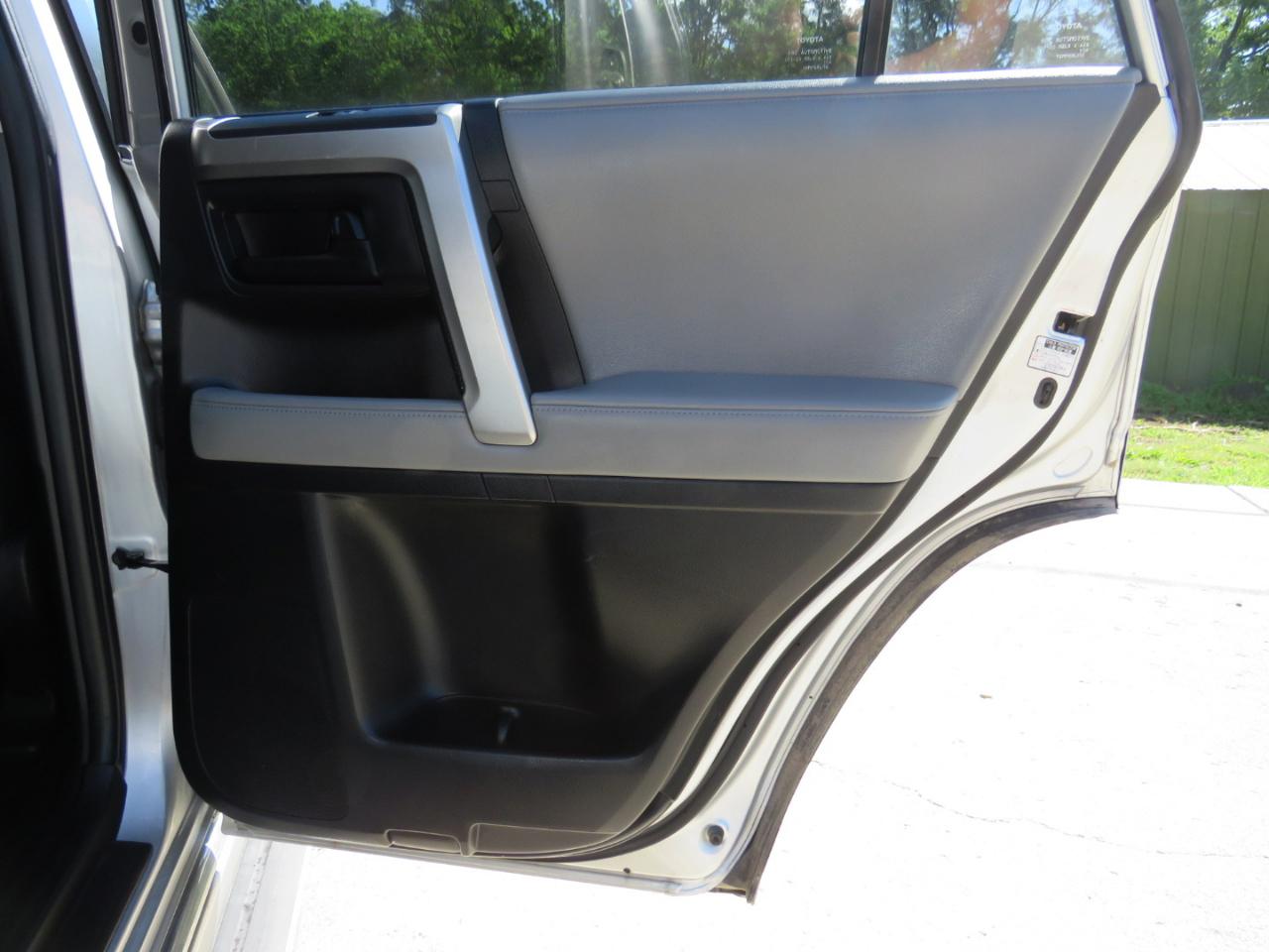 Toyota 4Runner SR5 4WD 2012