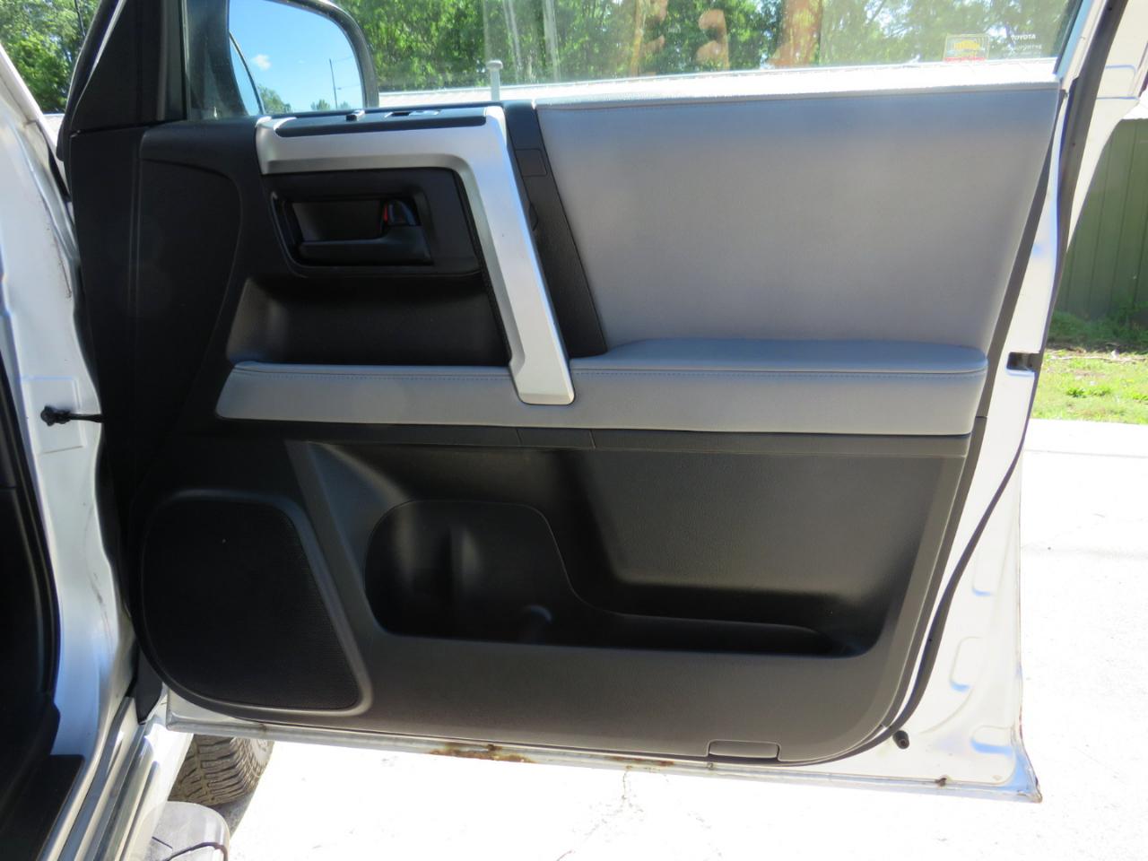 Toyota 4Runner SR5 4WD 2012