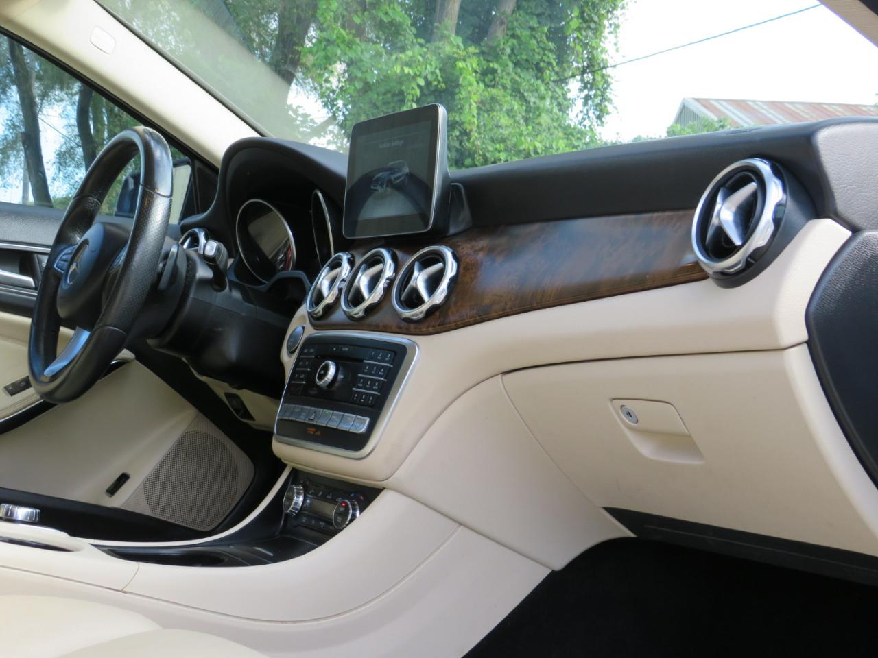Mercedes-Benz GLA-Class GLA250 4MATIC 2018