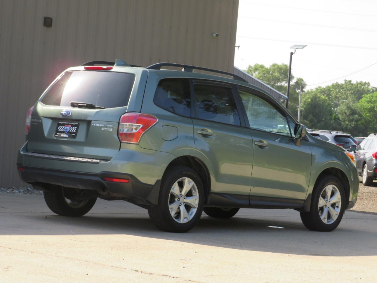 Subaru Forester 2.5i Premium 4D SUV at 2016
