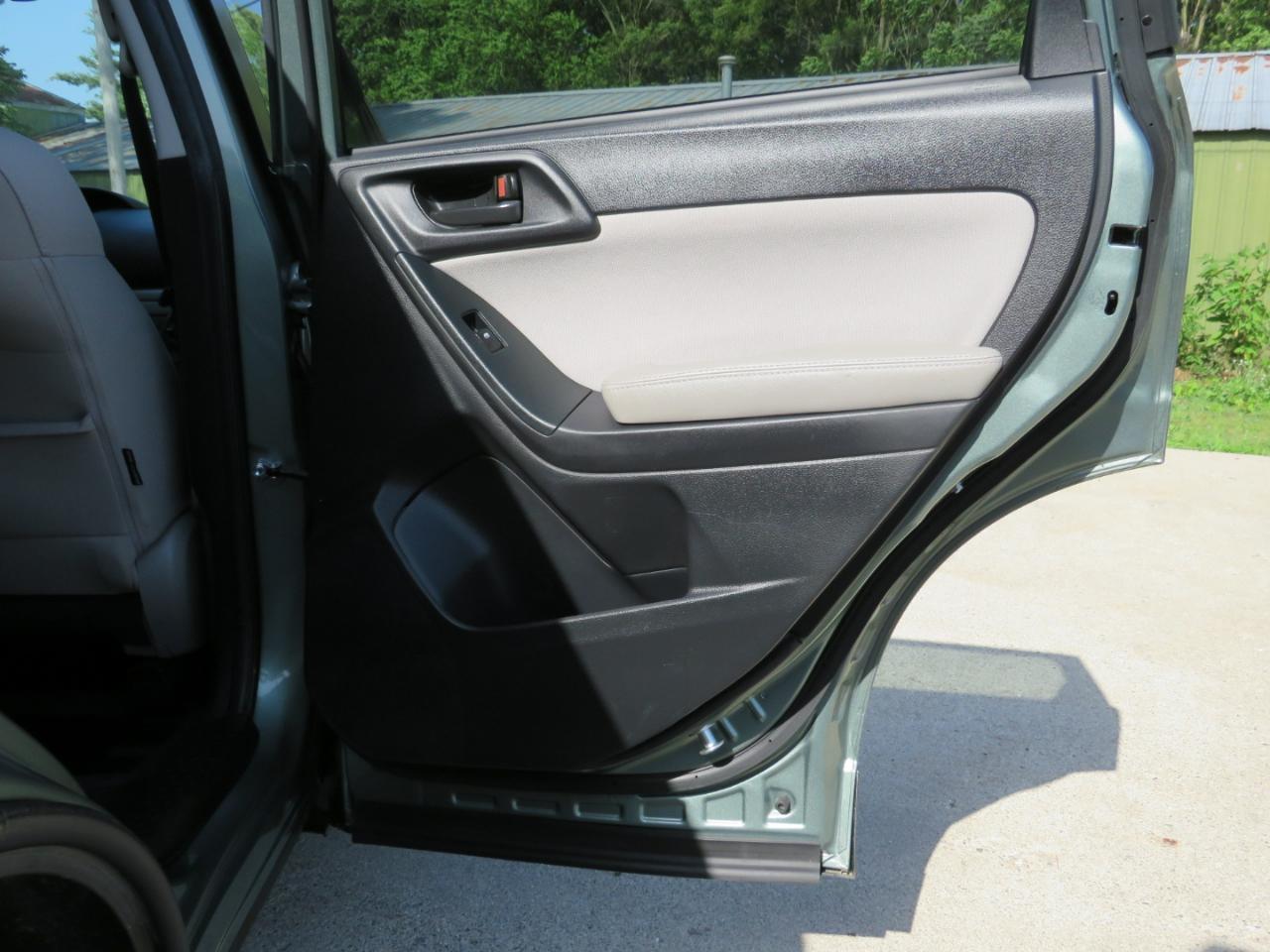 Subaru Forester 2.5i Premium 4D SUV at 2016