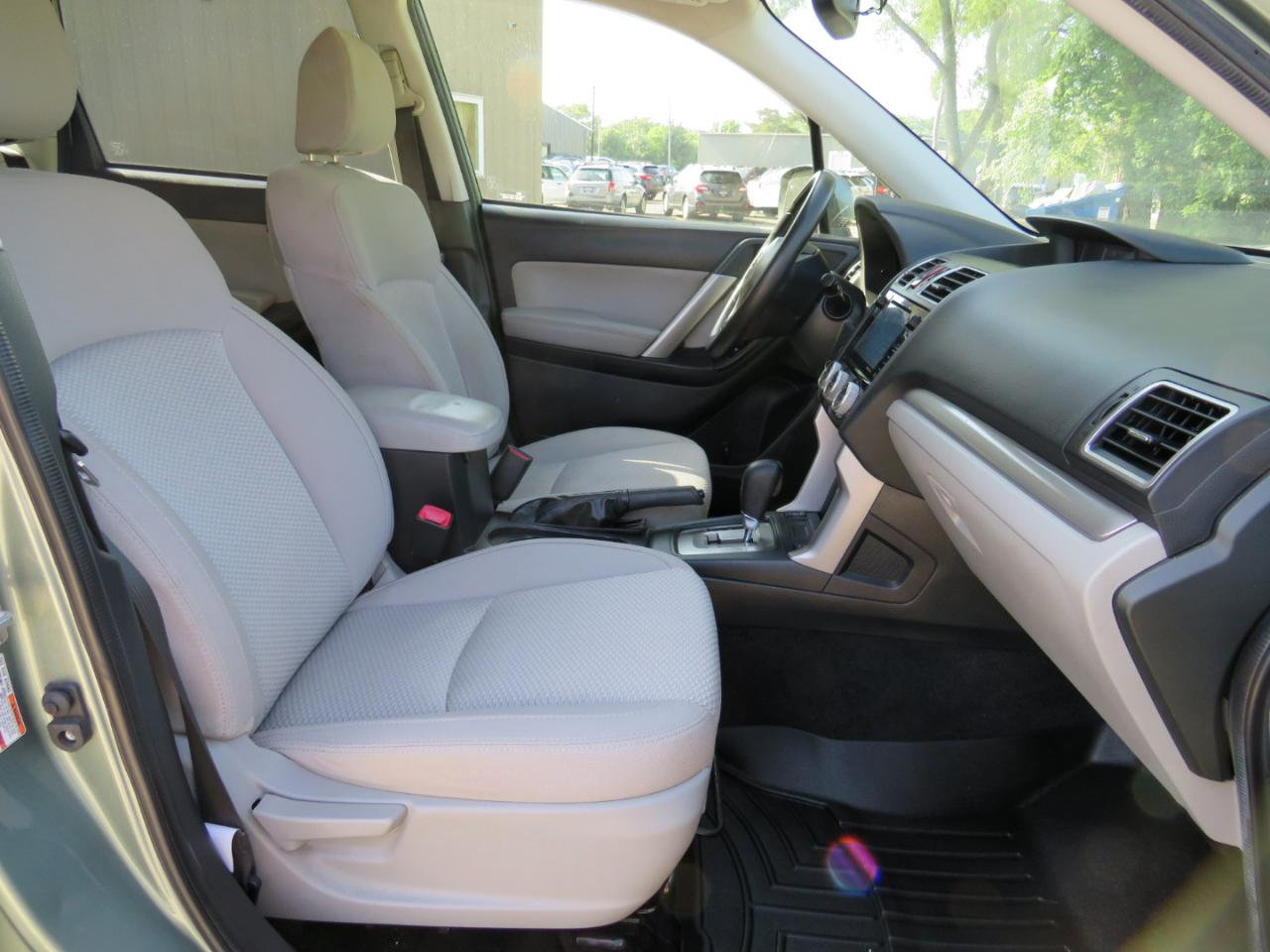 Subaru Forester 2.5i Premium 4D SUV at 2016