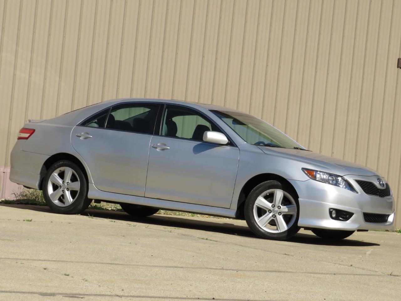 Toyota Camry SE 6-Spd AT 2010