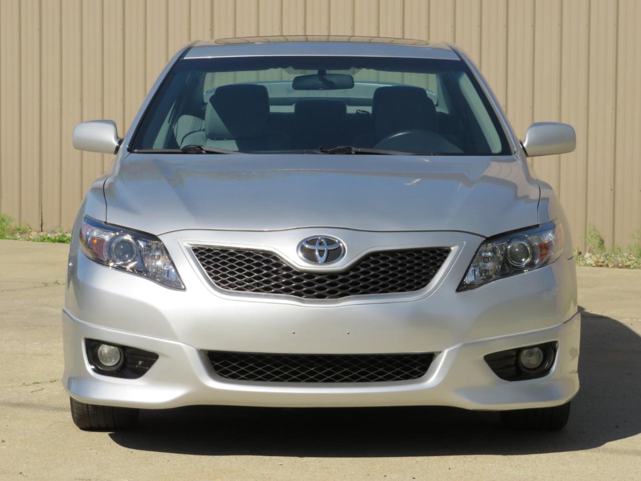 Toyota Camry SE 6-Spd AT 2010