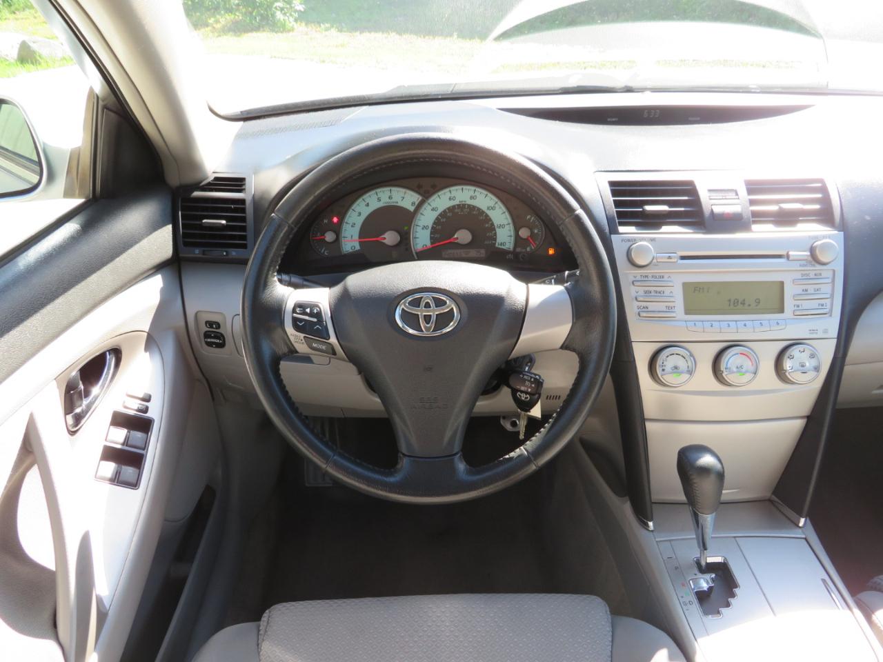 Toyota Camry SE 6-Spd AT 2010