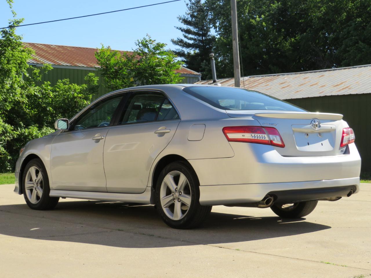 Toyota Camry SE 6-Spd AT 2010