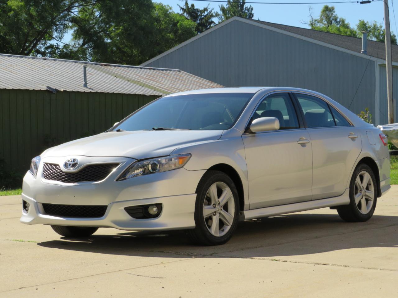 Toyota Camry SE 6-Spd AT 2010