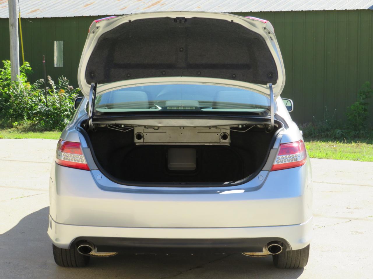 Toyota Camry SE 6-Spd AT 2010