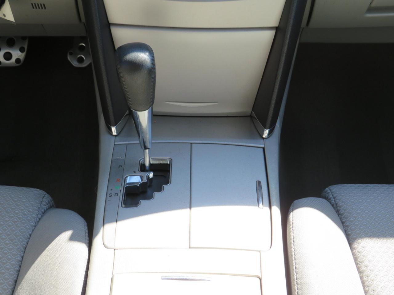 Toyota Camry SE 6-Spd AT 2010