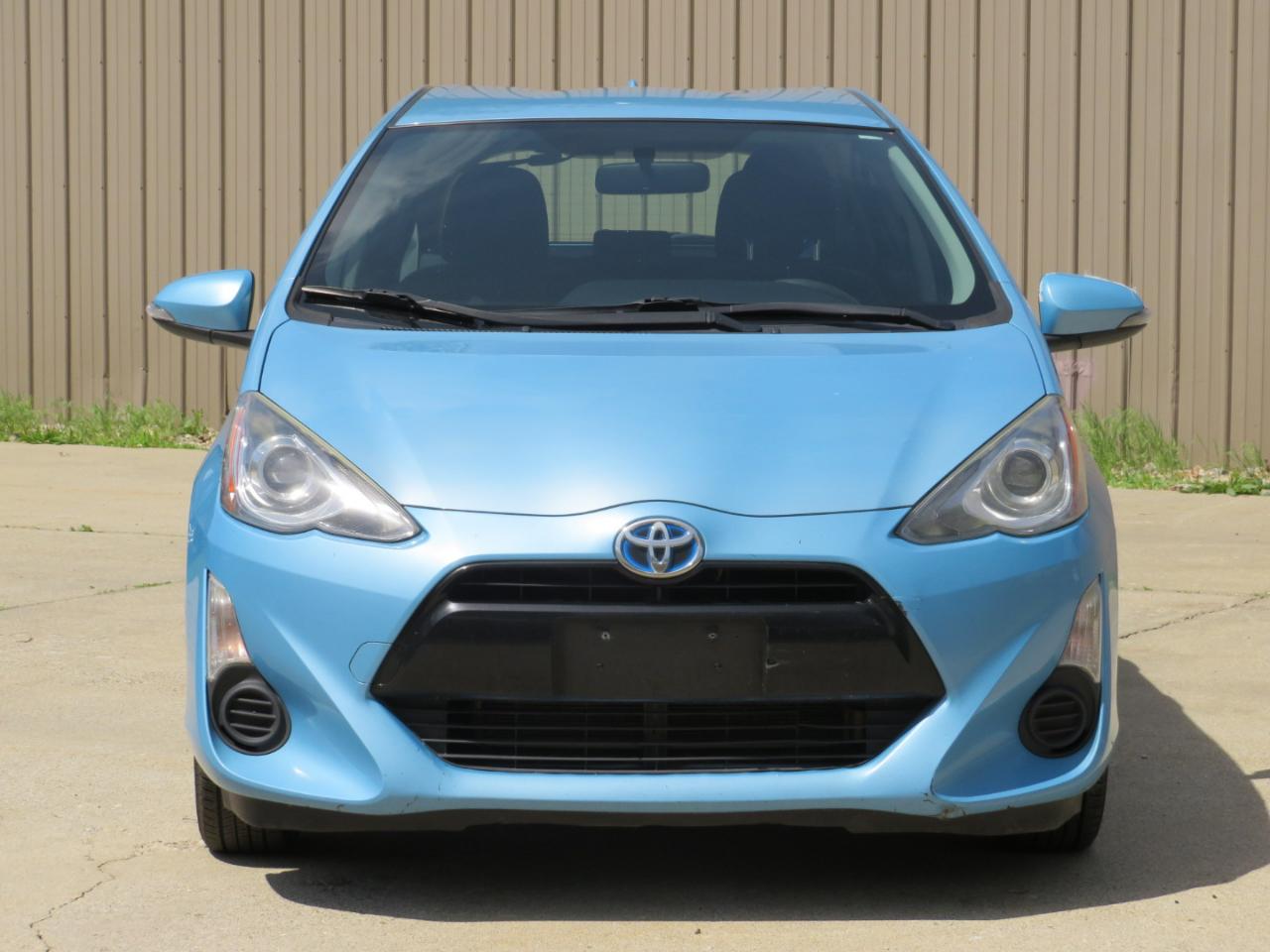 Toyota Prius c Two 2015