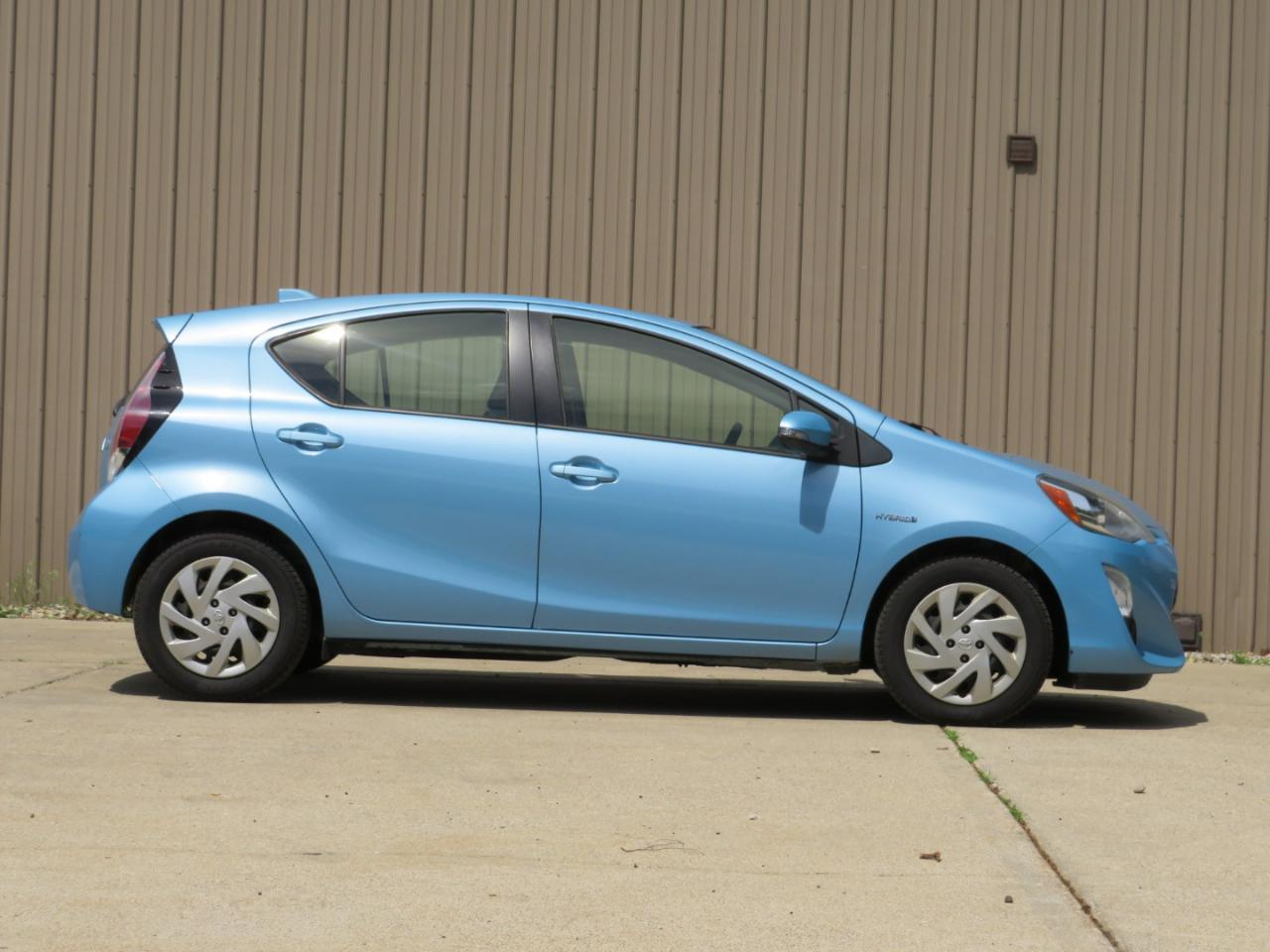 Toyota Prius c Two 2015