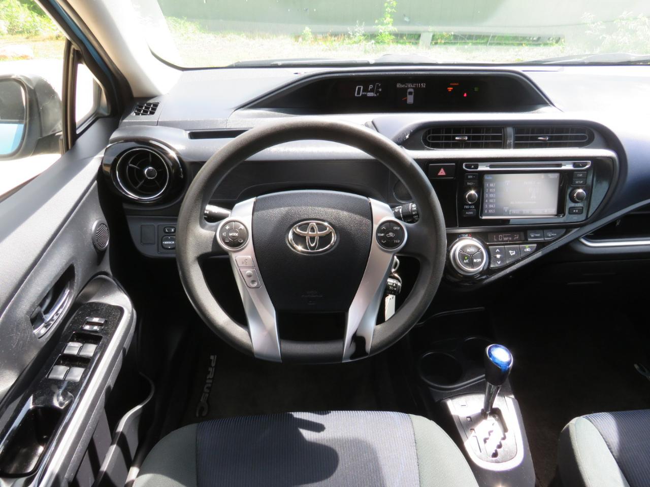 Toyota Prius c Two 2015